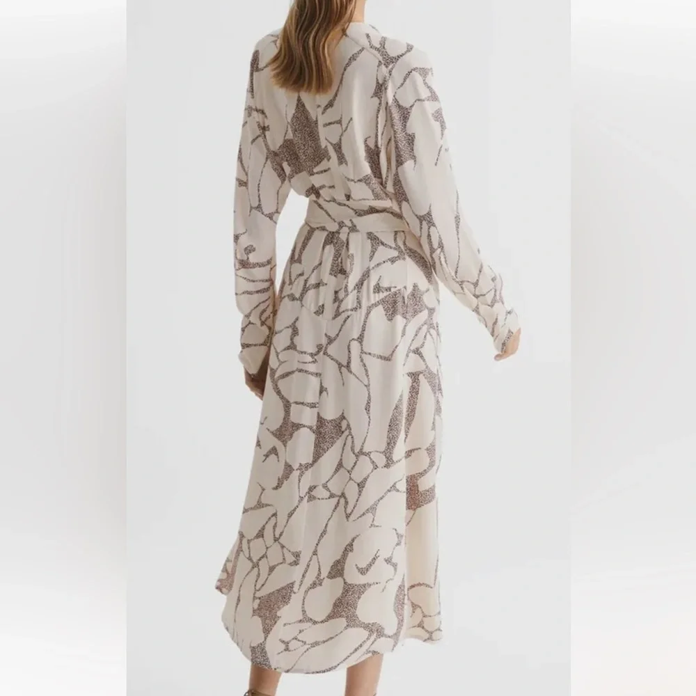 Reiss brand new leopard printed long sleeve dress - Picture 2 of 7